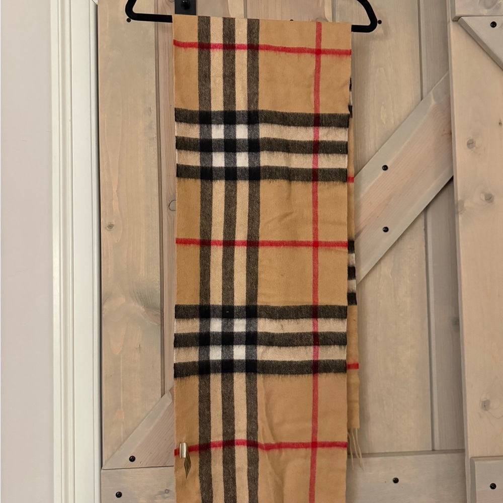 NWT Burberry Beige Classic Checkered Cashmere Scarf - Picture 7 of 8